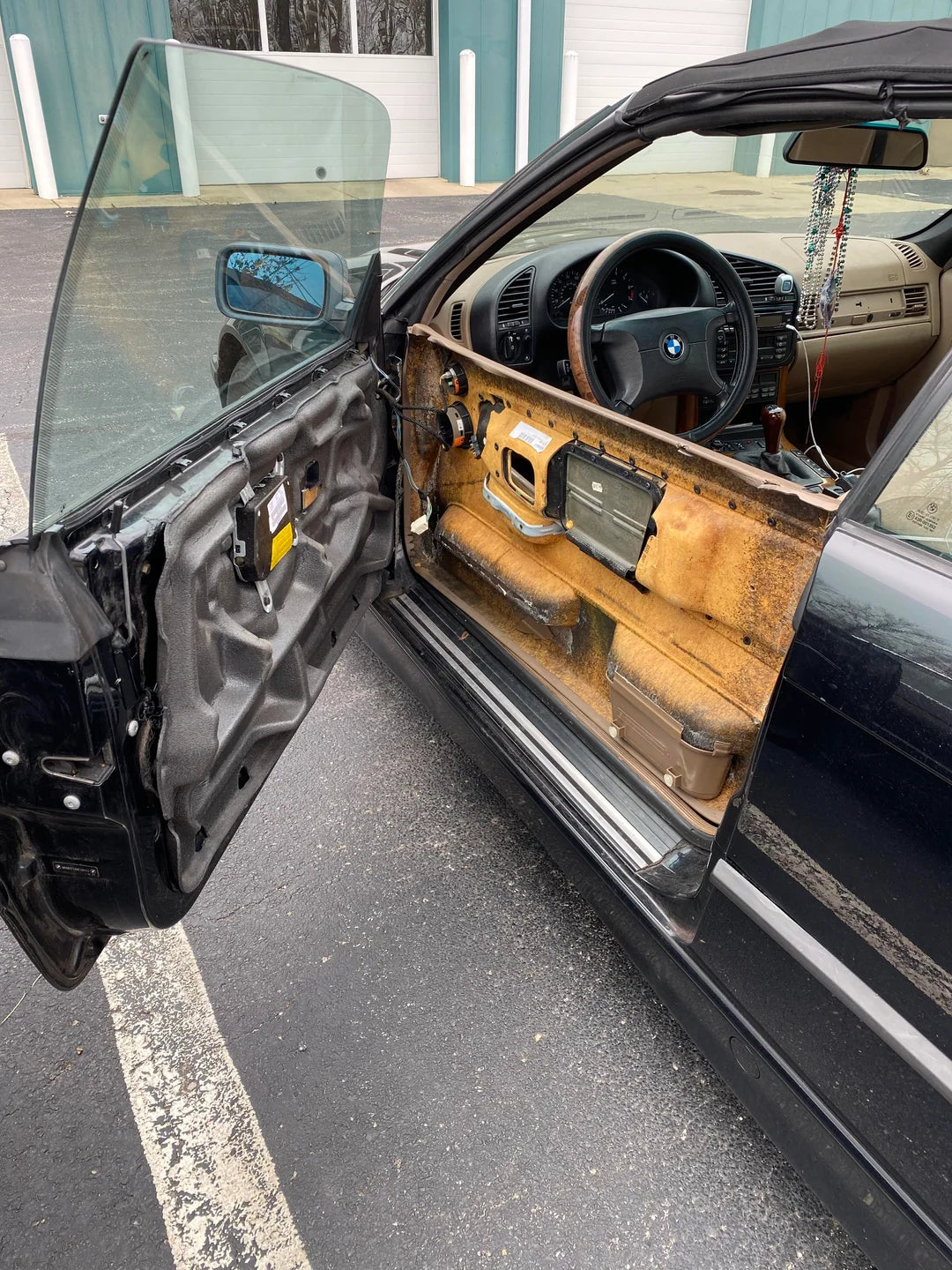 BMW E36 Sedan Door Card Clips – Set of 20