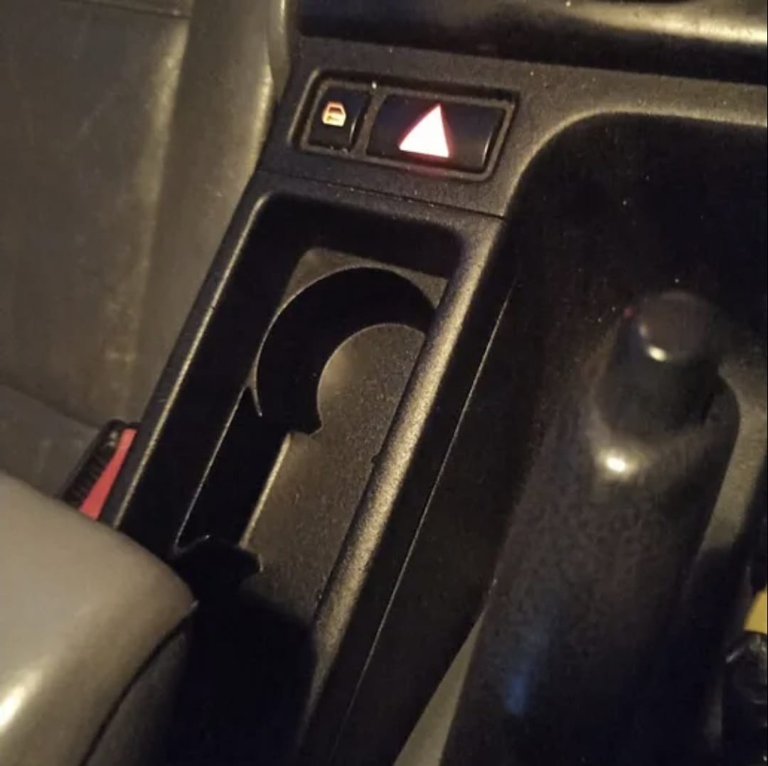BMW E46 Cupholder