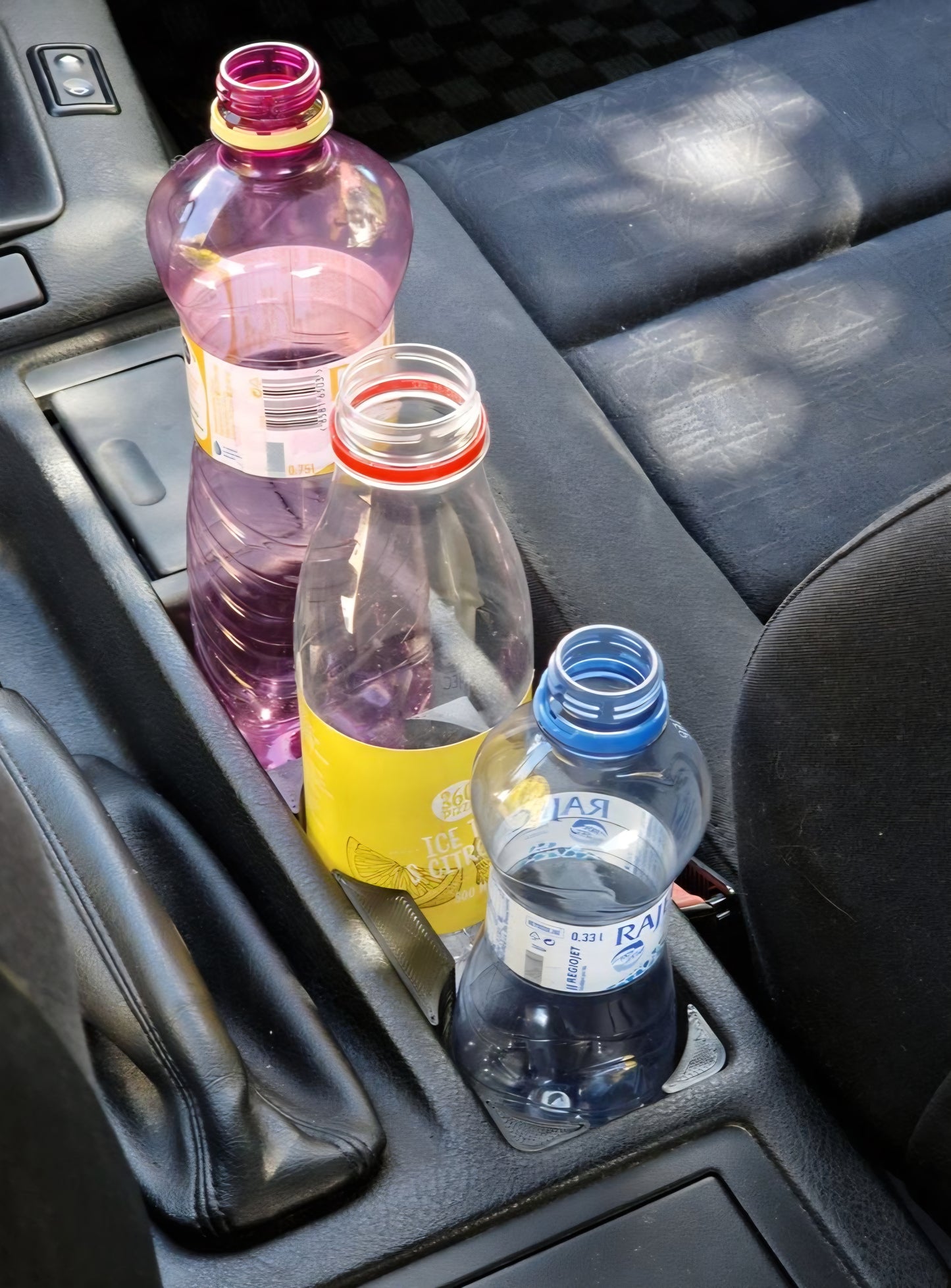 BMW E36 Cupholder Basic – installed